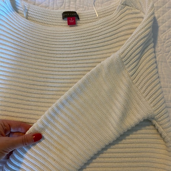Vince Camuto Sweater - Picture 2 of 4